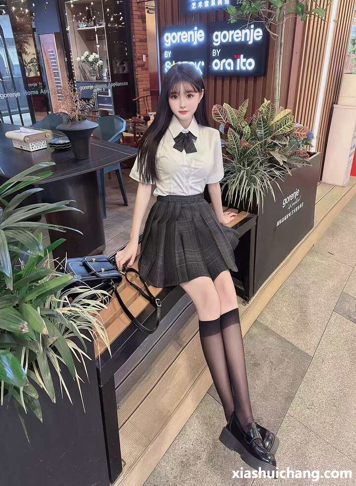 152732xkhkihuuhh99bu2g.jpg